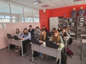 серия обучающих мастер-классов для 9-10 классов по программированию на Python